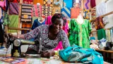 Aber uit Uganda naait kleding