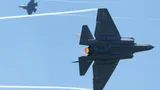 twee F-35 gevechtsvliegtuigen