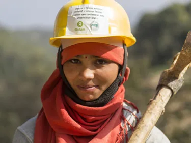 Foto van vrouwelijke reddingswerker.