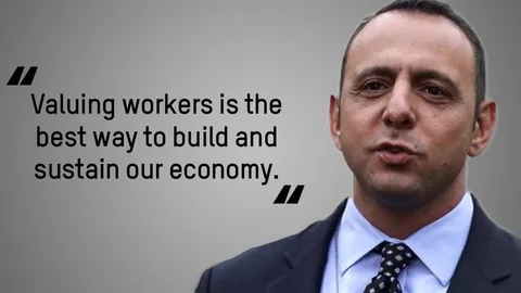 T.J. Zlotnisky met naast hem de quote: Valuing workers is the best way to build and sustain our economy.