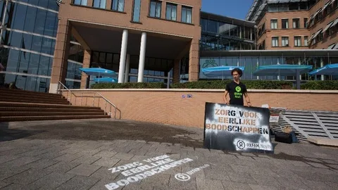 Clean graffiti aanbieden petities jumbo ahold 26 juli 2018