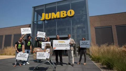 Petitie overhandiging Jumbo