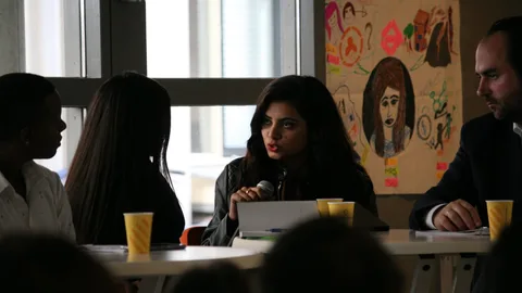 Foto van Pakeeza op een bijeenkomst