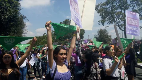 Foto van de protestmars op vrouwendag in Colombia
