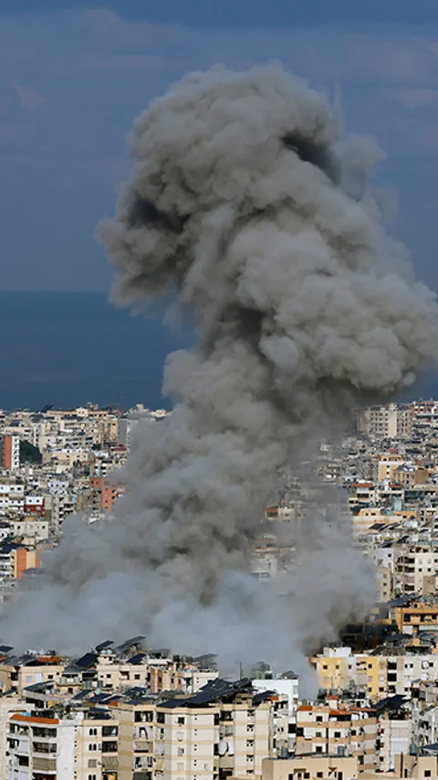 Credit WAEL HAMZEH EPA Shutterstock Dahieh suburb of Beirut Oxfam Inuru ID 392626 Lebanon 2026 03 04