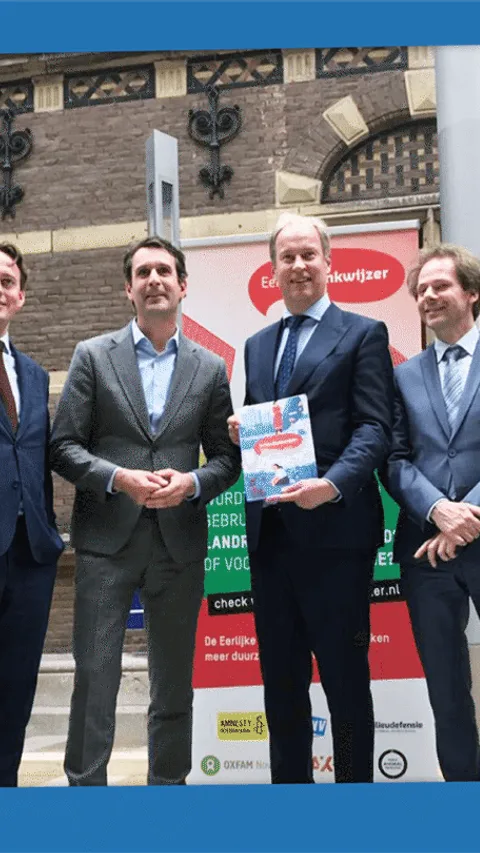 Eerlijke bankwijzer overhandiging boek