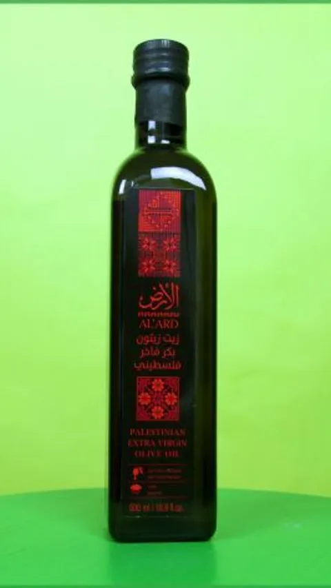 Olijfolie webshop product groene achtergrond