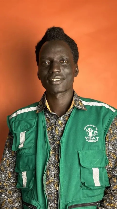 John Jal Dak is de oprichter van Youth Social Advocacy Team, een organisatie dóór en vóór vluchtelingen in Uganda en Zuid-Sudan en partnerorganisatie van Oxfam Novib.